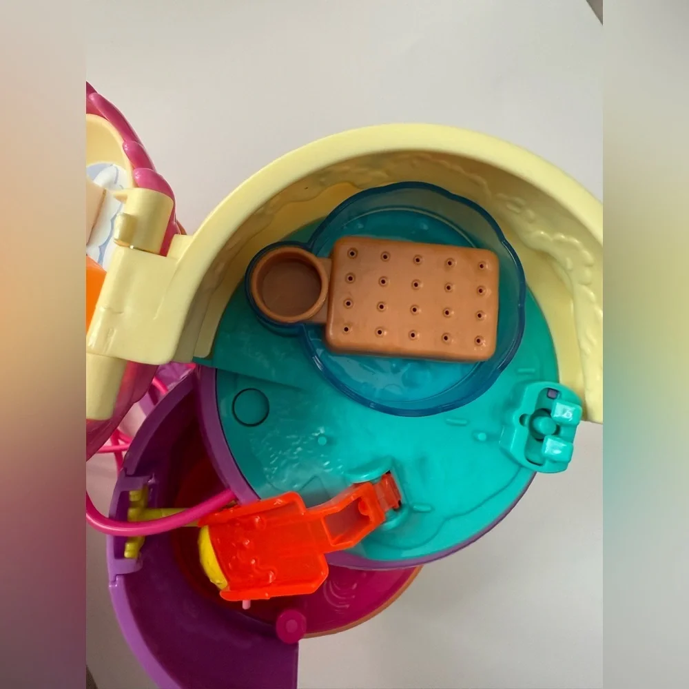 Polly Pocket Spin 'N Surprise Ice Cream Toy